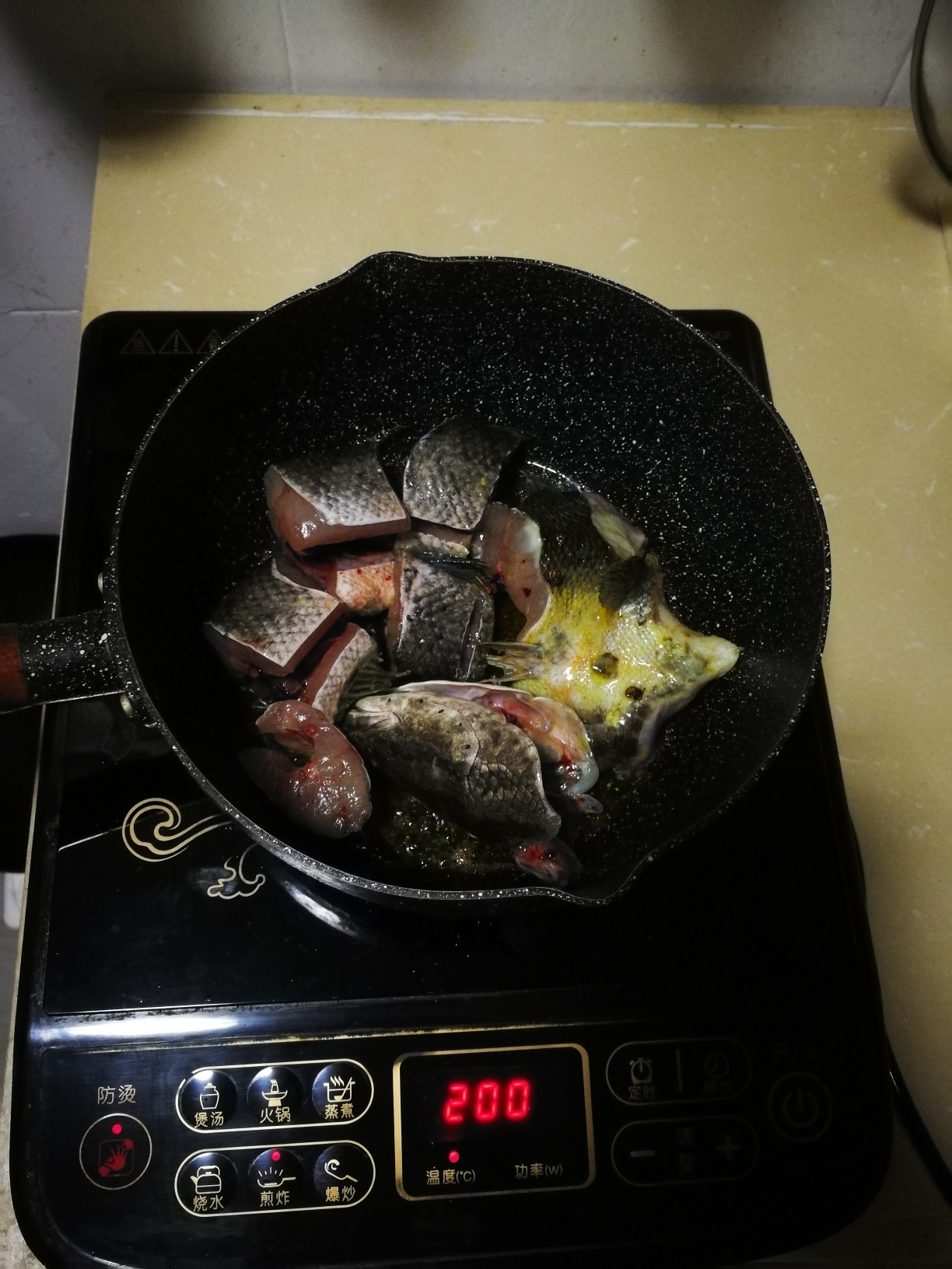 原味葱香黑鱼汤（乌鱼汤）的做法 步骤2