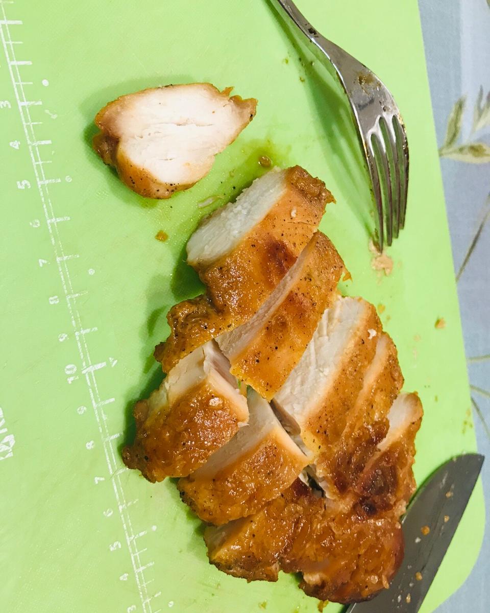 酷炫屌炸天好吃的煎鸡胸肉（香蒜蜂蜜煎鸡胸肉）