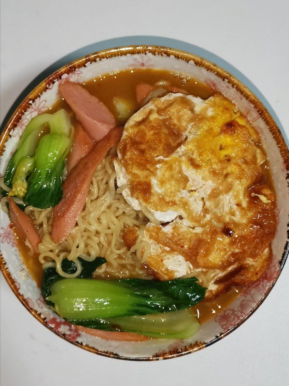 鲁厨侠做的煮方便面