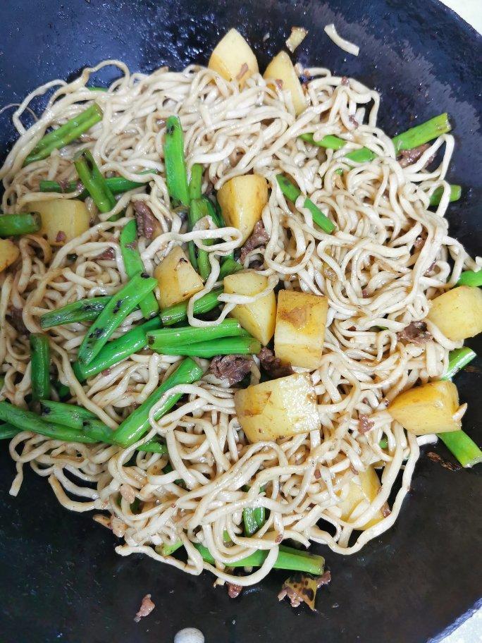 土豆豆角焖面