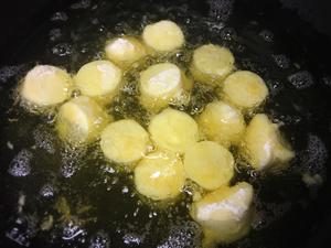 日本豆腐烧皮蛋的做法 步骤4