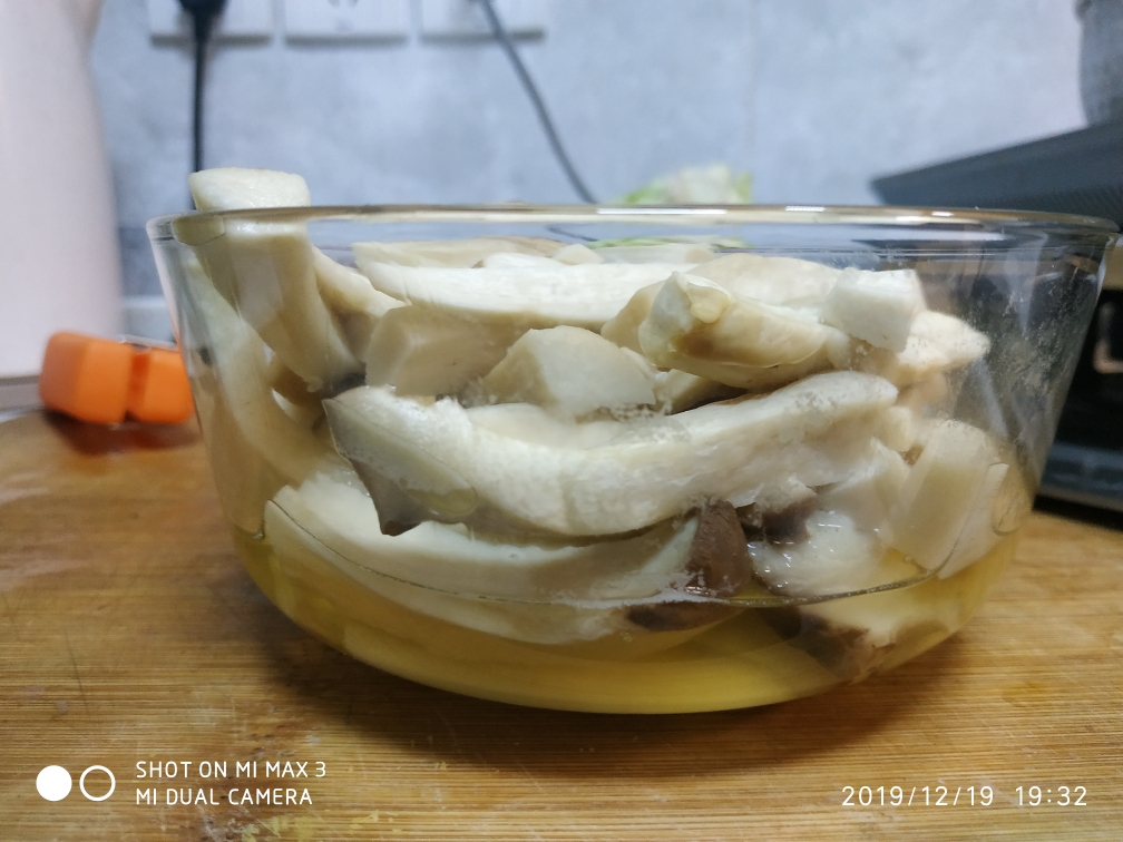 黑椒牛柳杏鲍菇的做法 步骤3