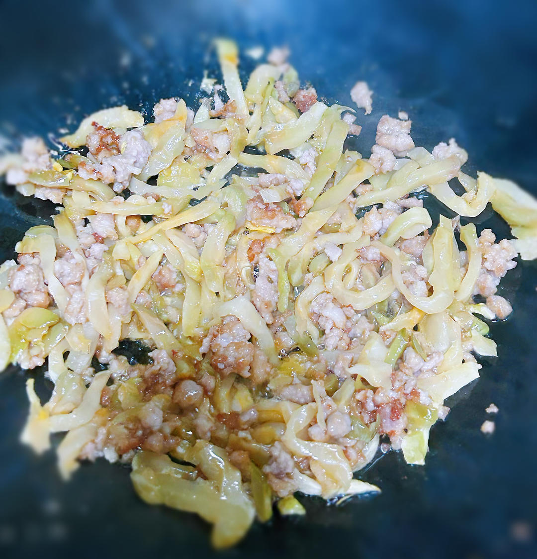 肉末鸡蛋炒榨菜的做法 步骤7