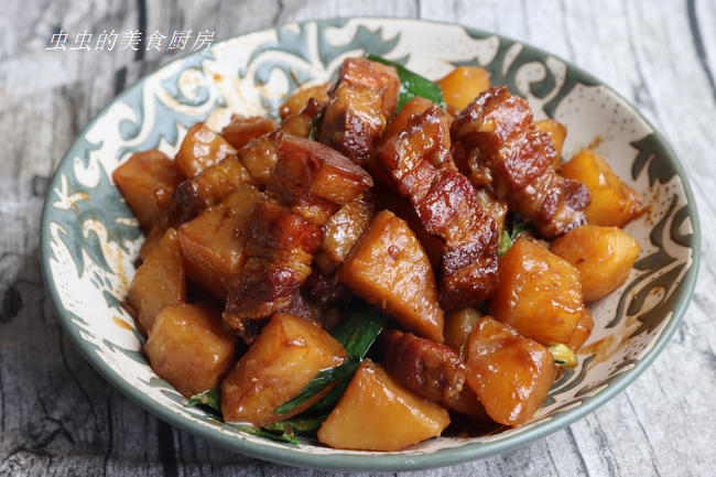 配饭一绝的土豆红烧肉的做法