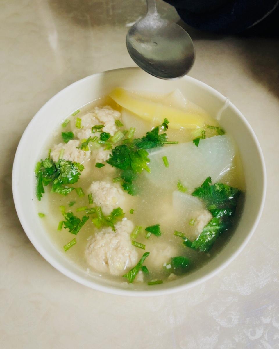 萝卜丸子汤