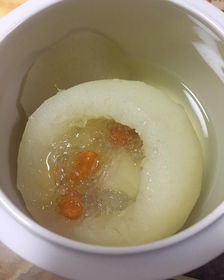 冰糖雪梨炖燕窝