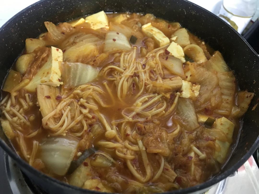 简单美味韩式辣白菜汤