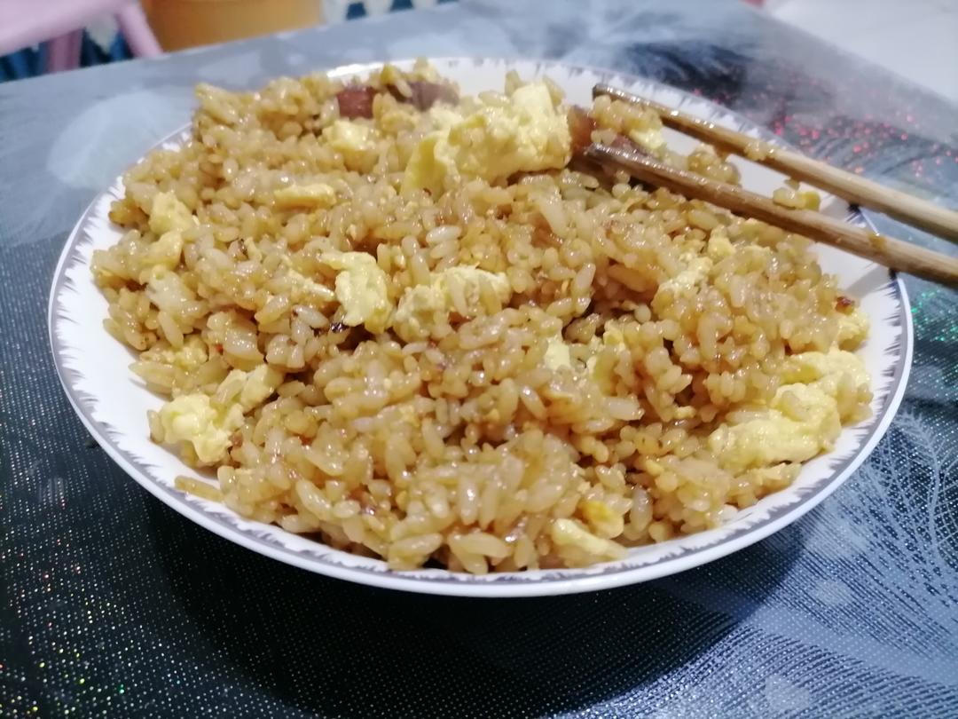 腊肠炒饭