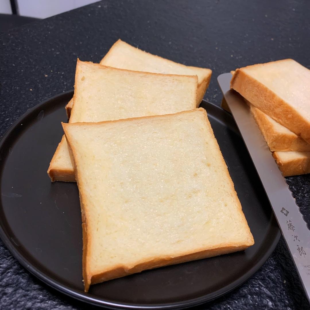 奶油吐司，鲜奶奶油嫩白吐司