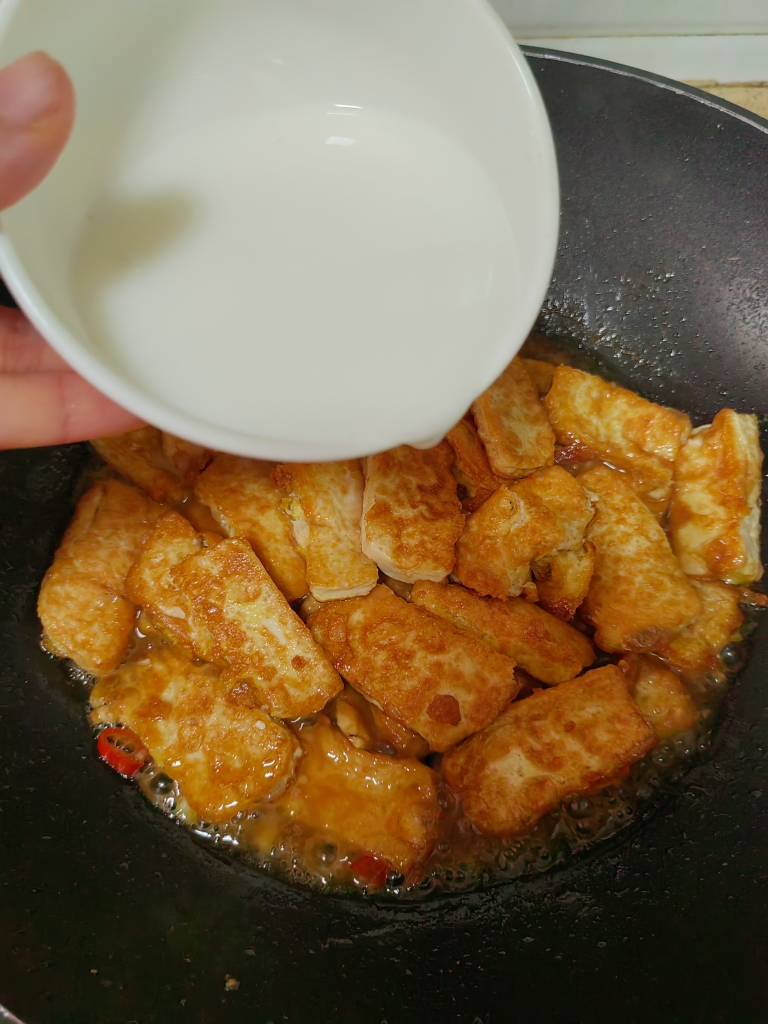 外焦里嫩的香煎豆腐的做法 步骤11