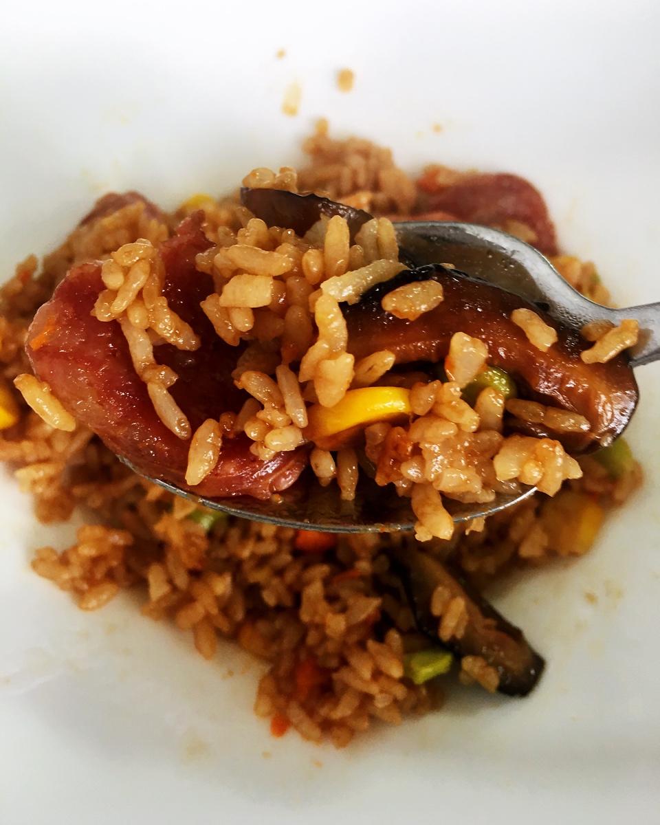 懒人必备～电饭煲腊肠焖饭