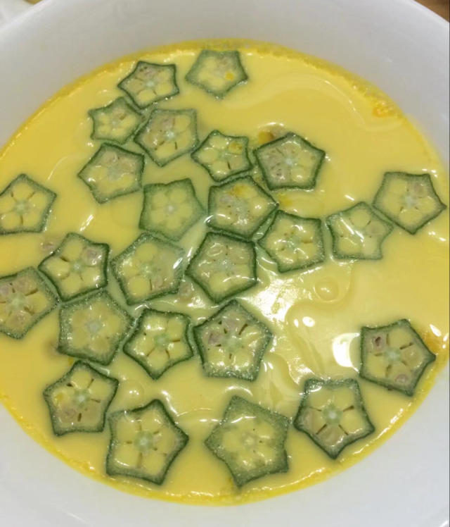 颜值控-做一朵开在碗里的花秋葵蒸水蛋