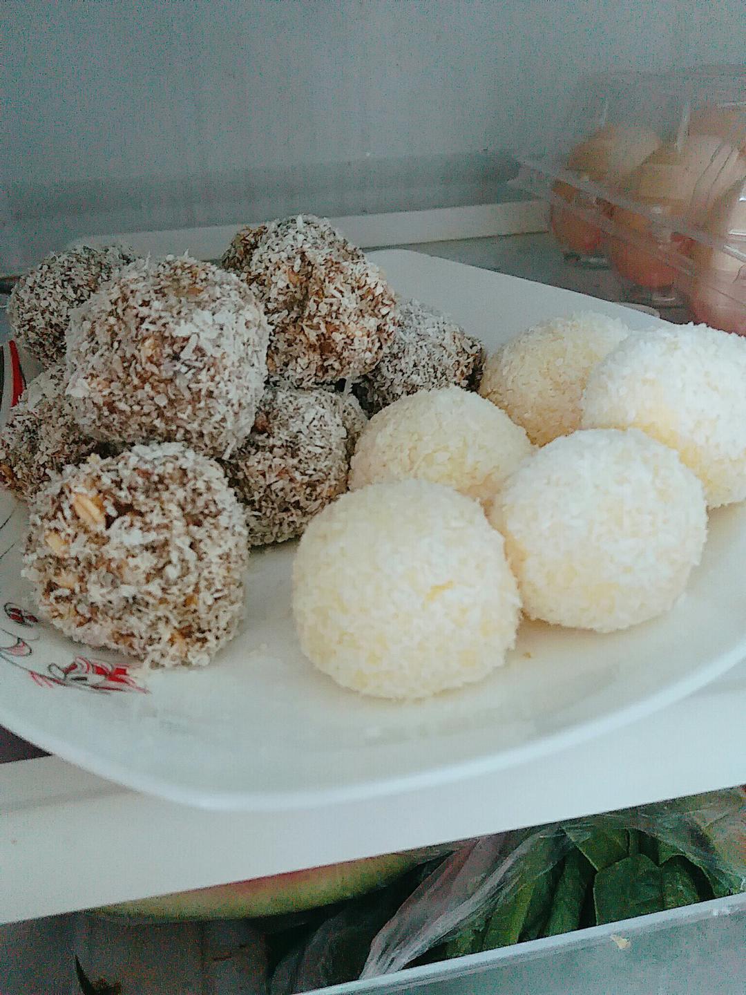 不会失败的小点心---蛋白椰蓉球