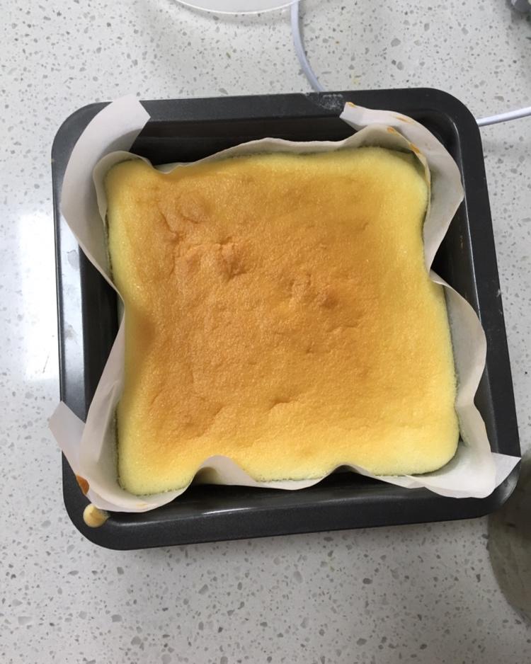 不开裂不回缩不掉皮的酸奶水浴法蛋糕