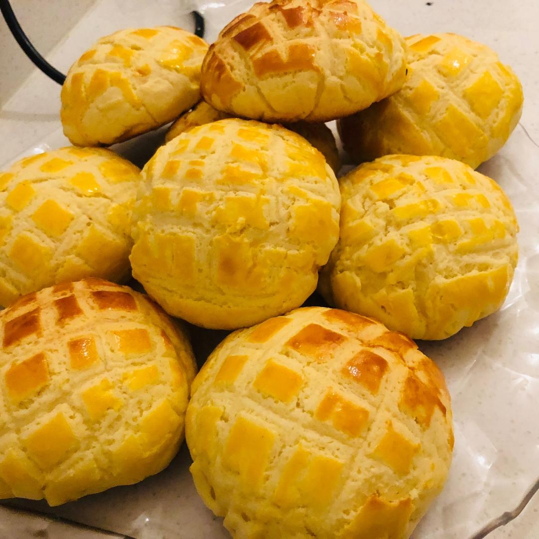 tyf10260625做的好吃到炸裂的港式菠萝包(附带制作酥皮的小视频)