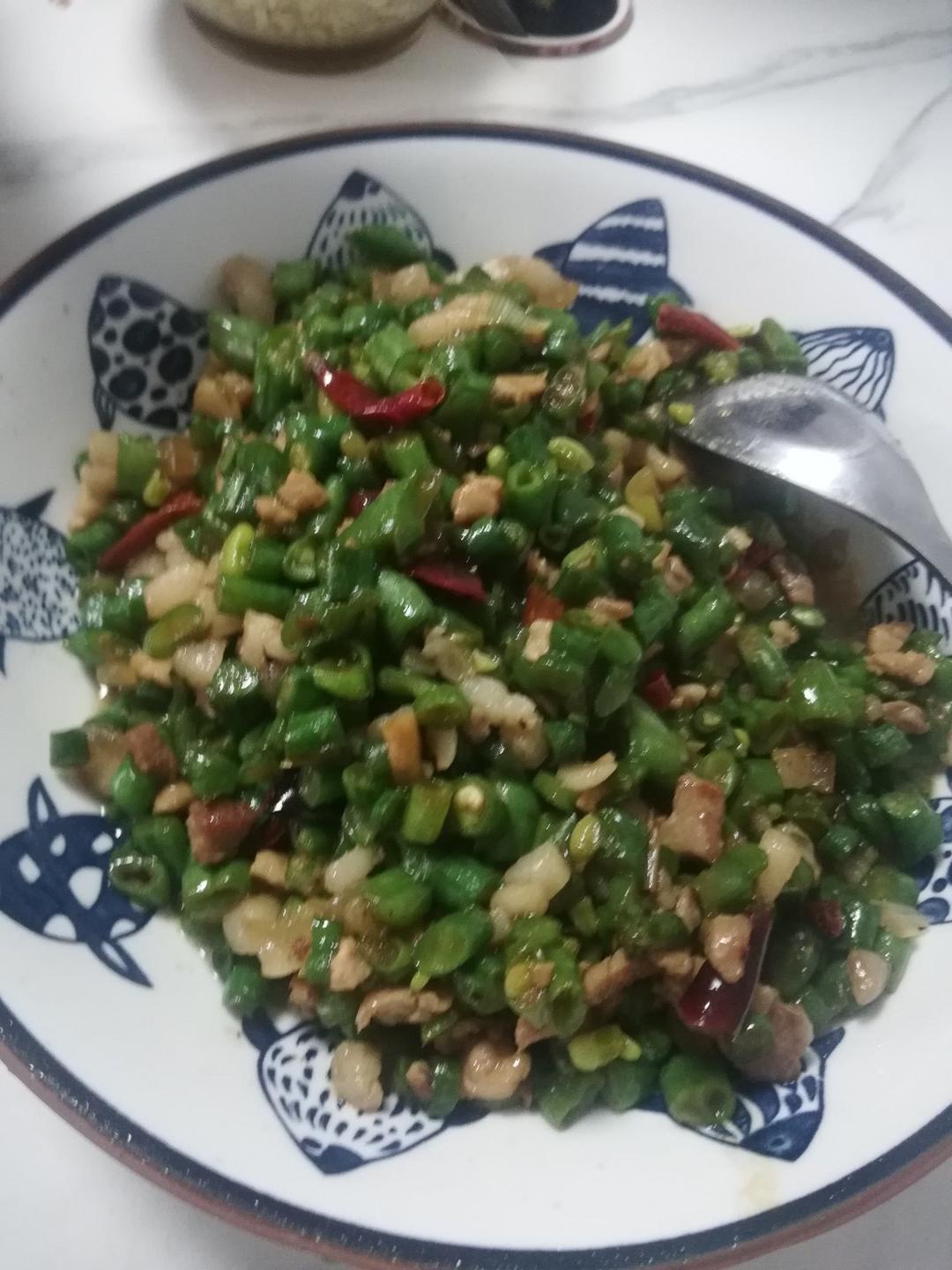 香辣过瘾，超级无敌下饭神器～豆角炒肉沫