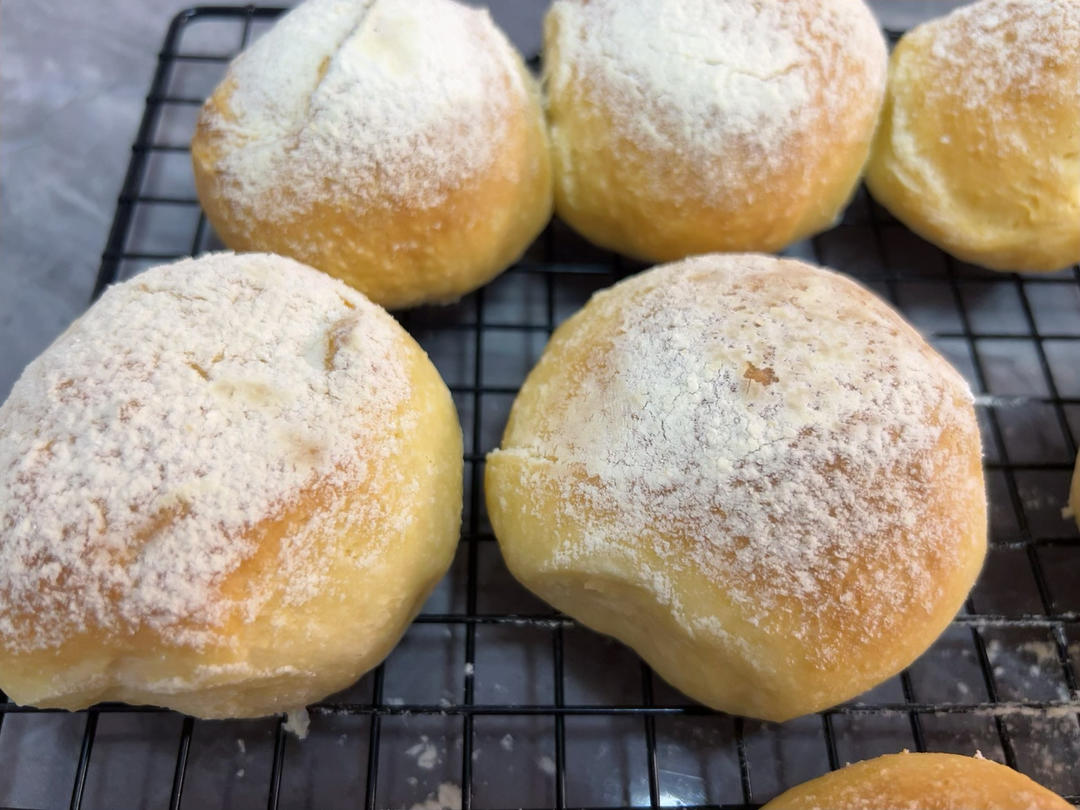 如云朵般☁️ 软白淡奶油餐包｜消耗淡奶油