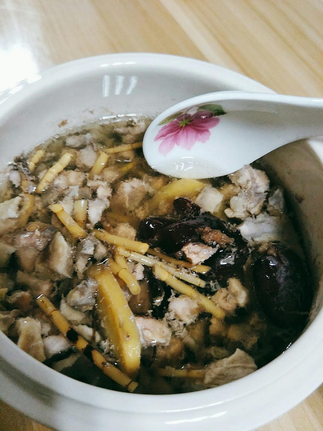 土茯苓白茅根瘦肉汤