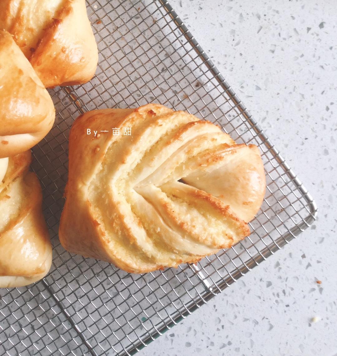 椰蓉叶子面包