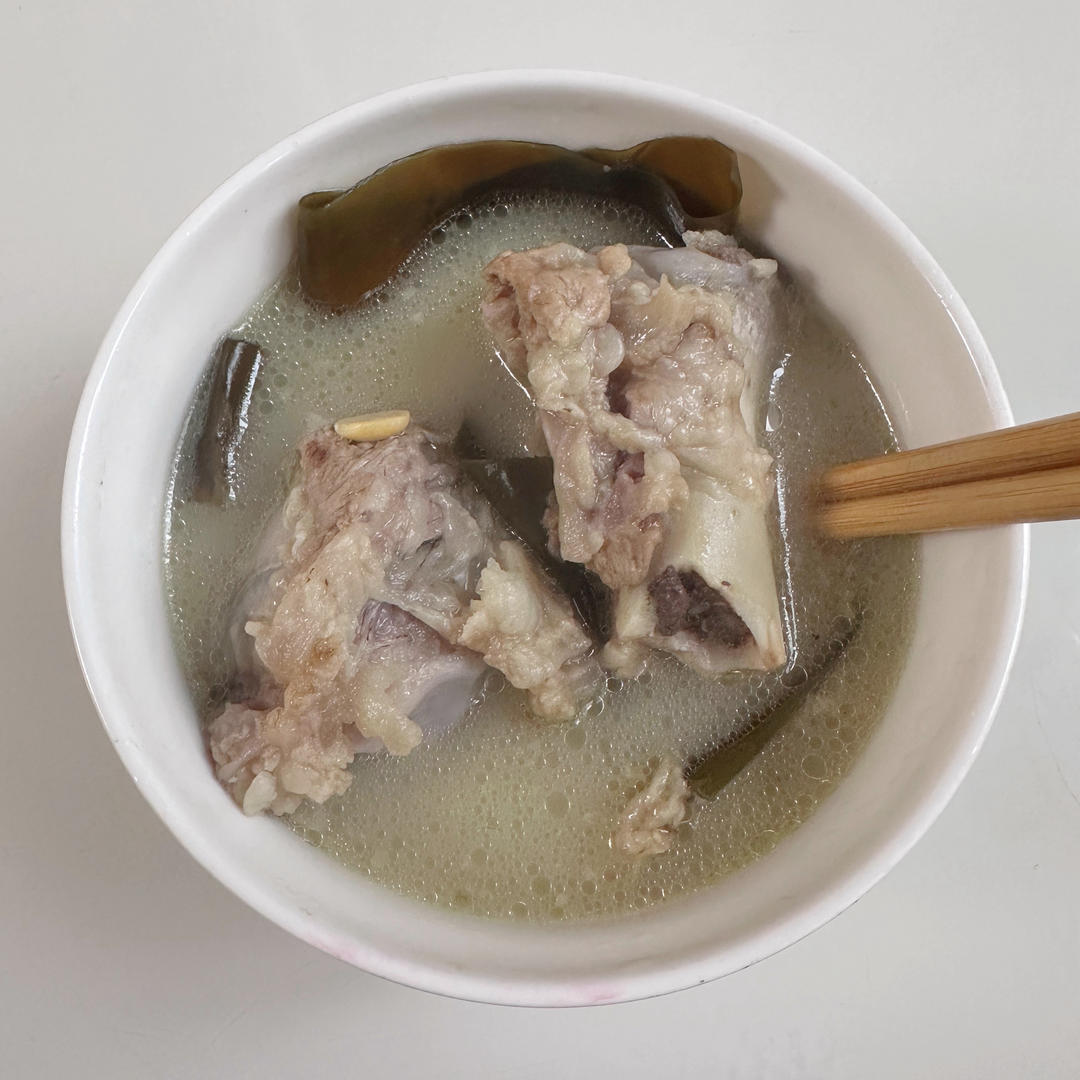 海带黄豆筒骨汤