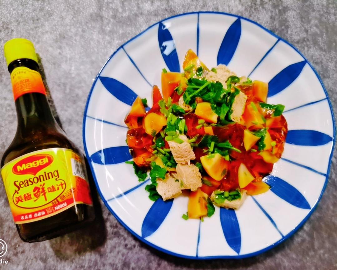 美极鲜味汁～                                                              凉拌皮蛋冻豆腐的做法