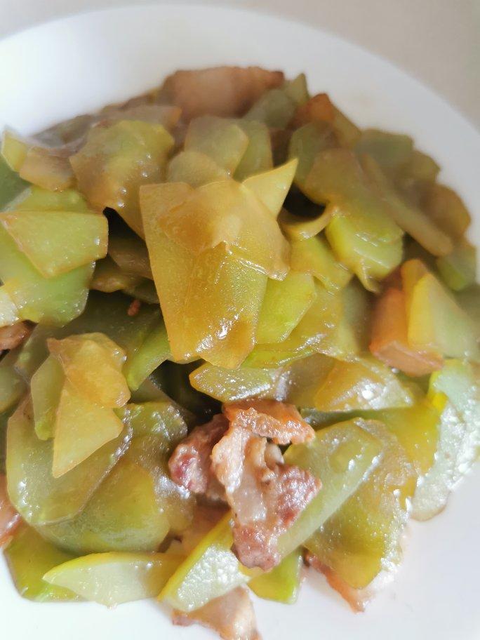 不焯水不放油的土豆烧肉，小时候的味道