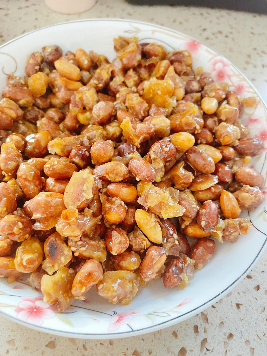 【创意小厨娘】休闲小零食——芝麻花生米，香甜酥脆可口，好吃到停不下来。
