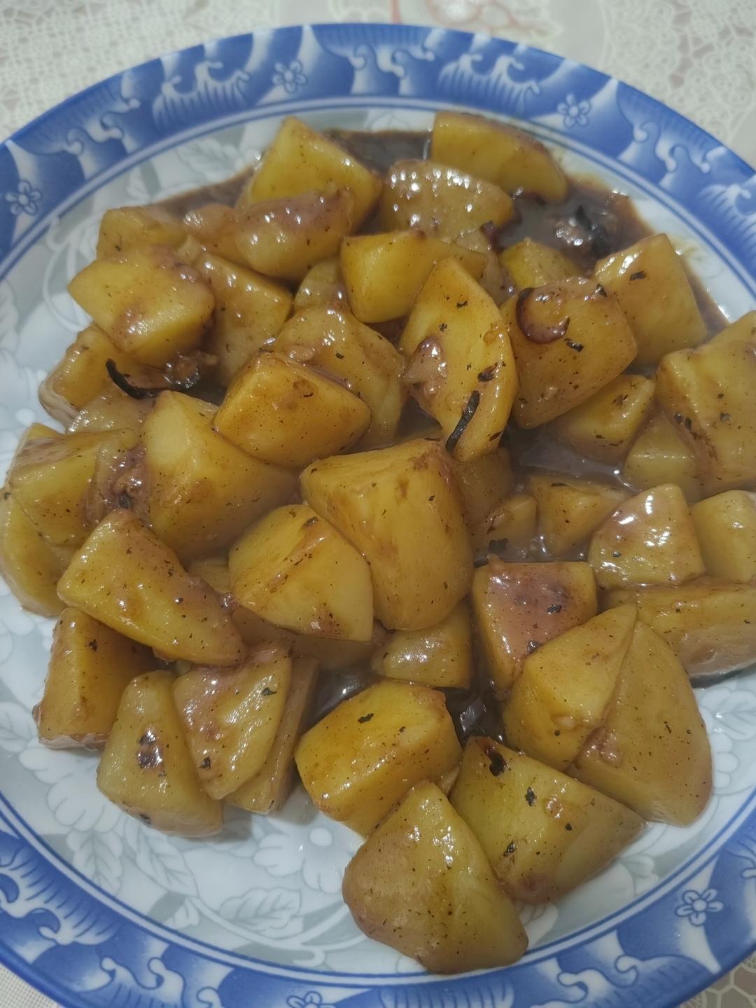 🔥巨下饭，软糯入味！比肉还好吃的红烧土豆