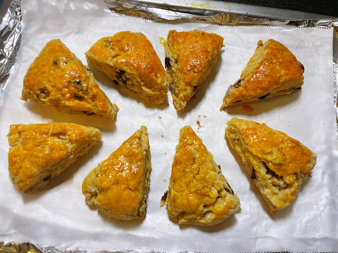 蔓越莓核桃多谷物胚芽司康