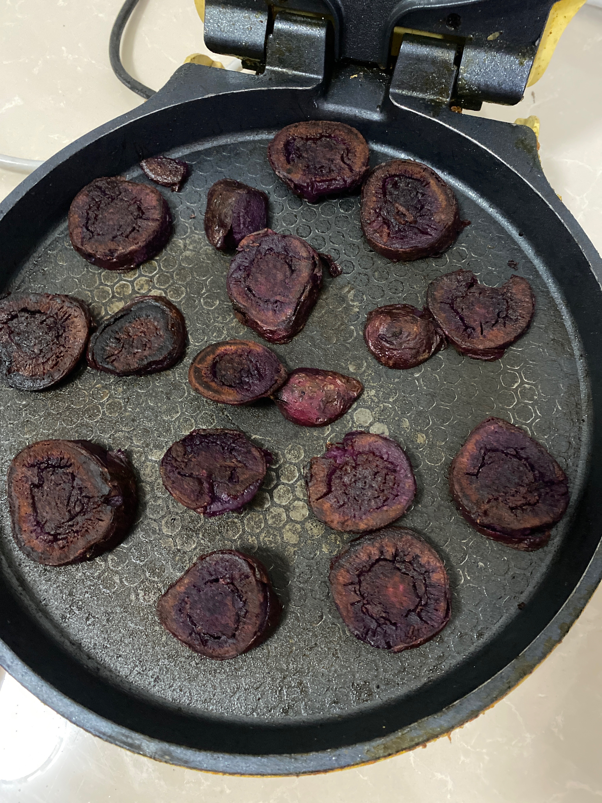 炸紫薯片的做法 步骤1