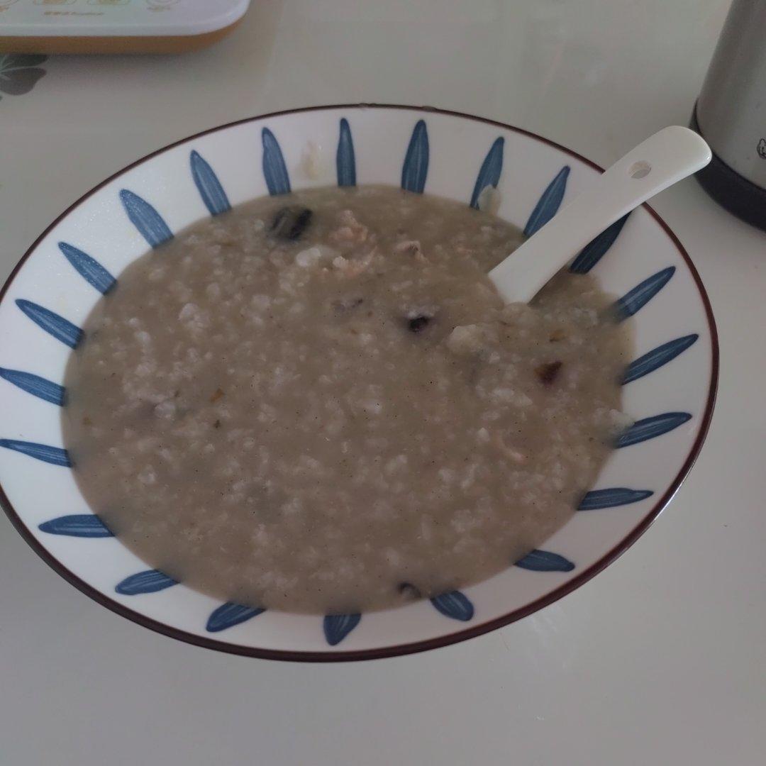 广式皮蛋瘦肉粥