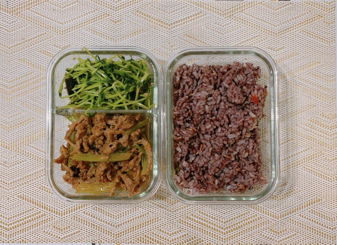 芹菜炒牛肉