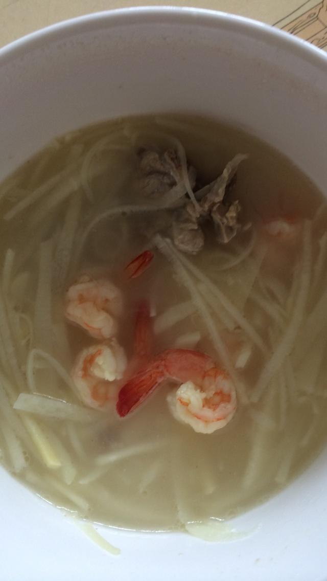 排骨竹笋虾仁汤的做法