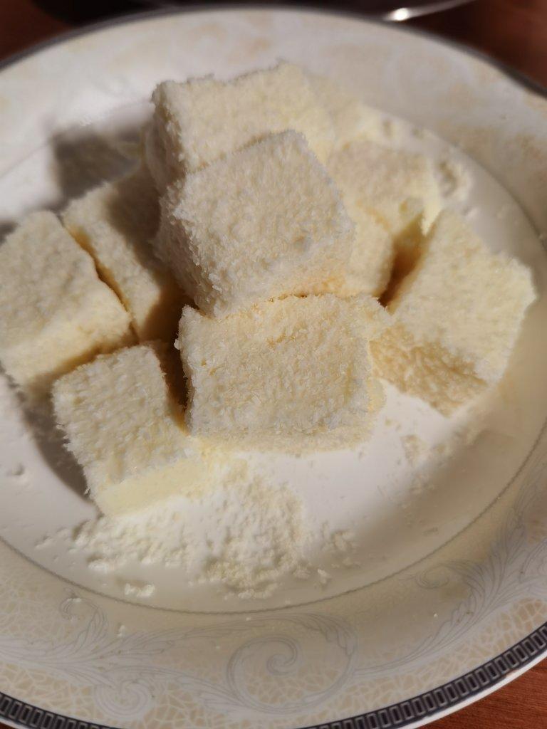 完胜85度C牛奶椰丝小方