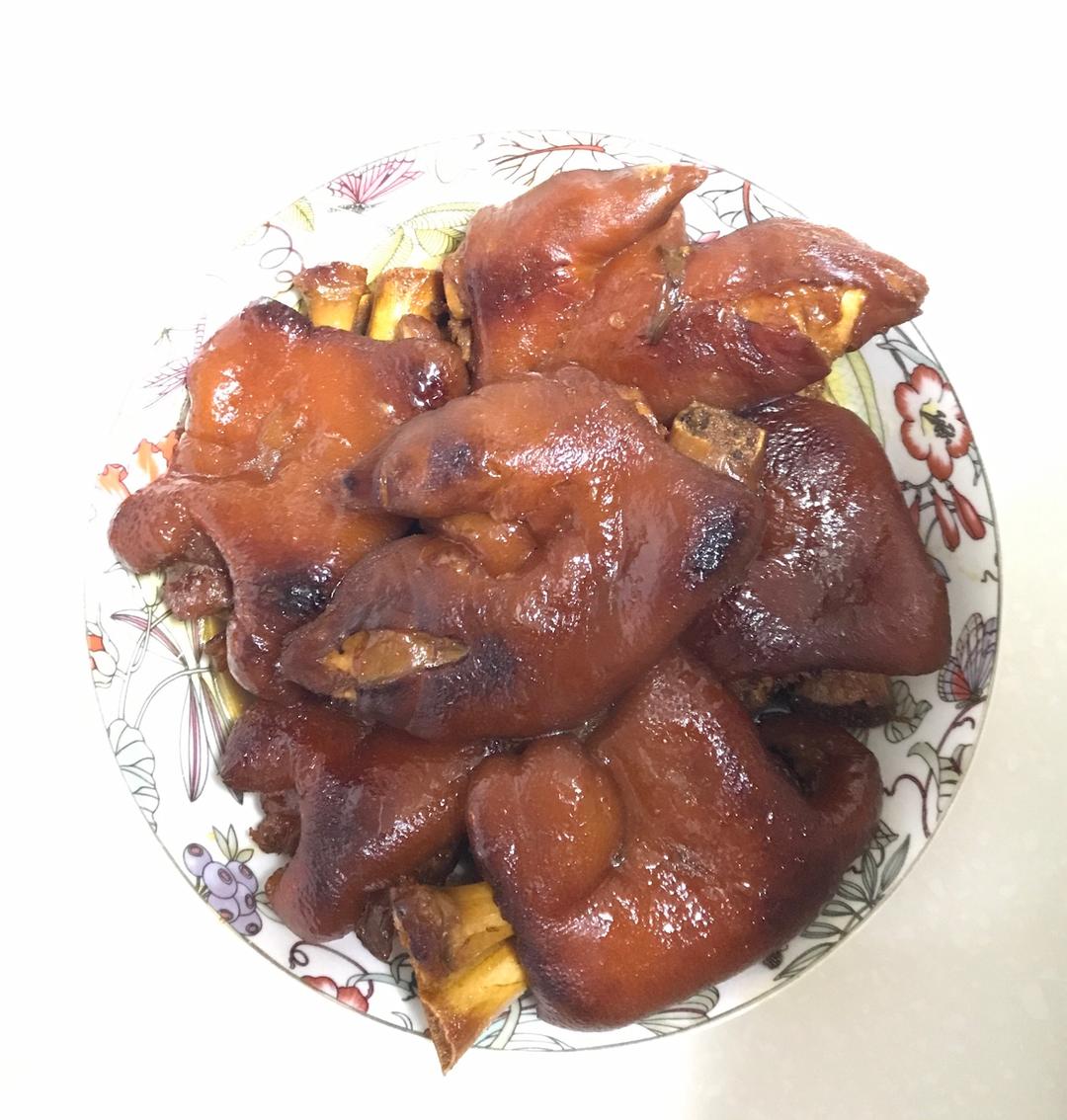 美味的家常菜：红烧猪蹄