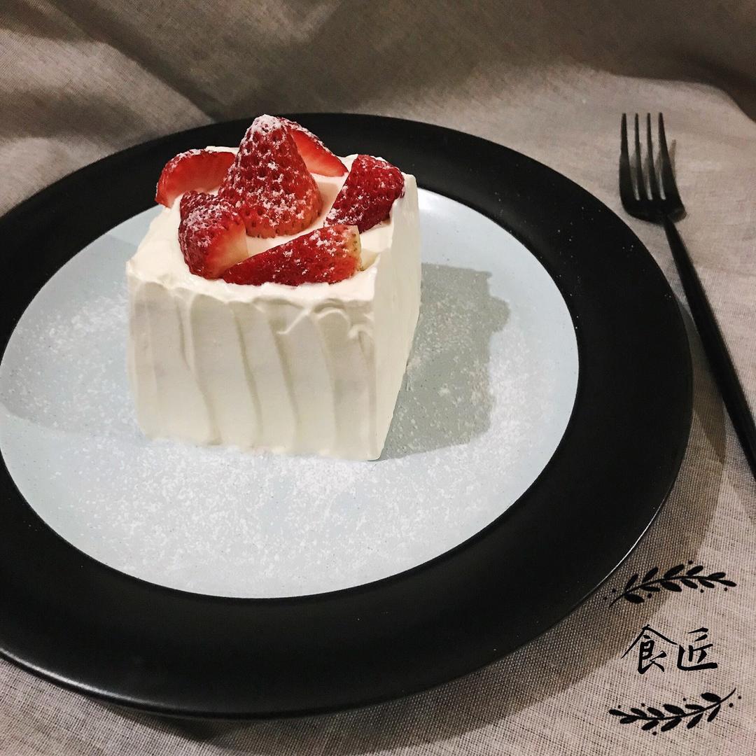草莓奶油蛋糕/基础戚风胚，徒手脱模剖片及抹面挤花/「戚风及其衍生」烘焙视频蛋糕篇1