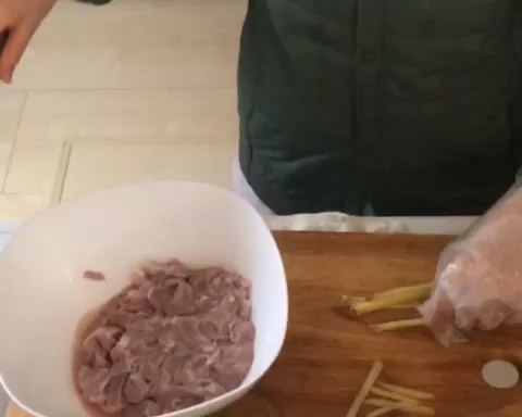 老家味酥肉的做法 步骤1