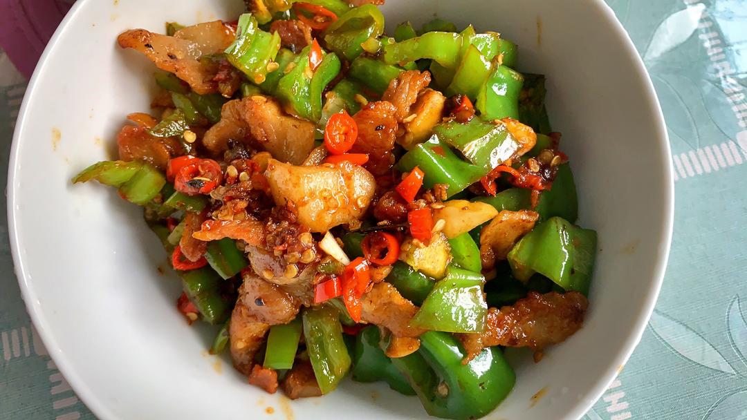 辣椒炒肉的做法