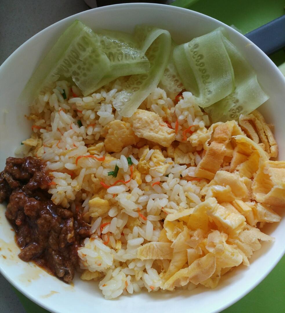 胡萝卜蛋炒饭