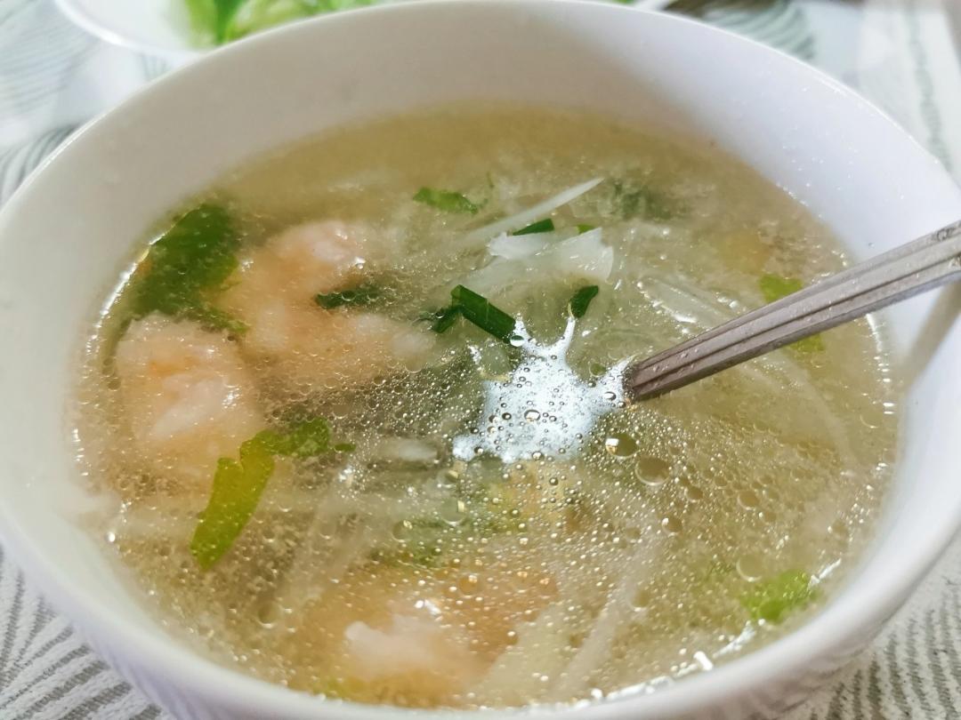萝卜丝虾滑汤