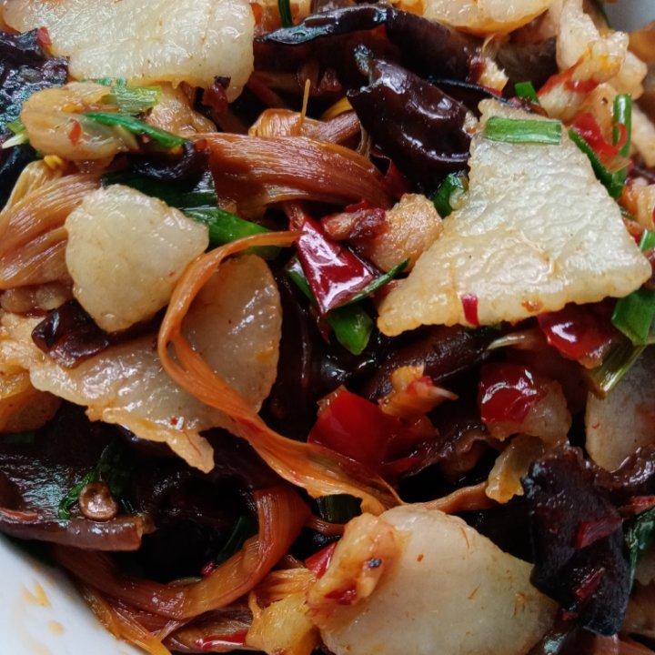 家常菜～木耳黄花菜炒肉