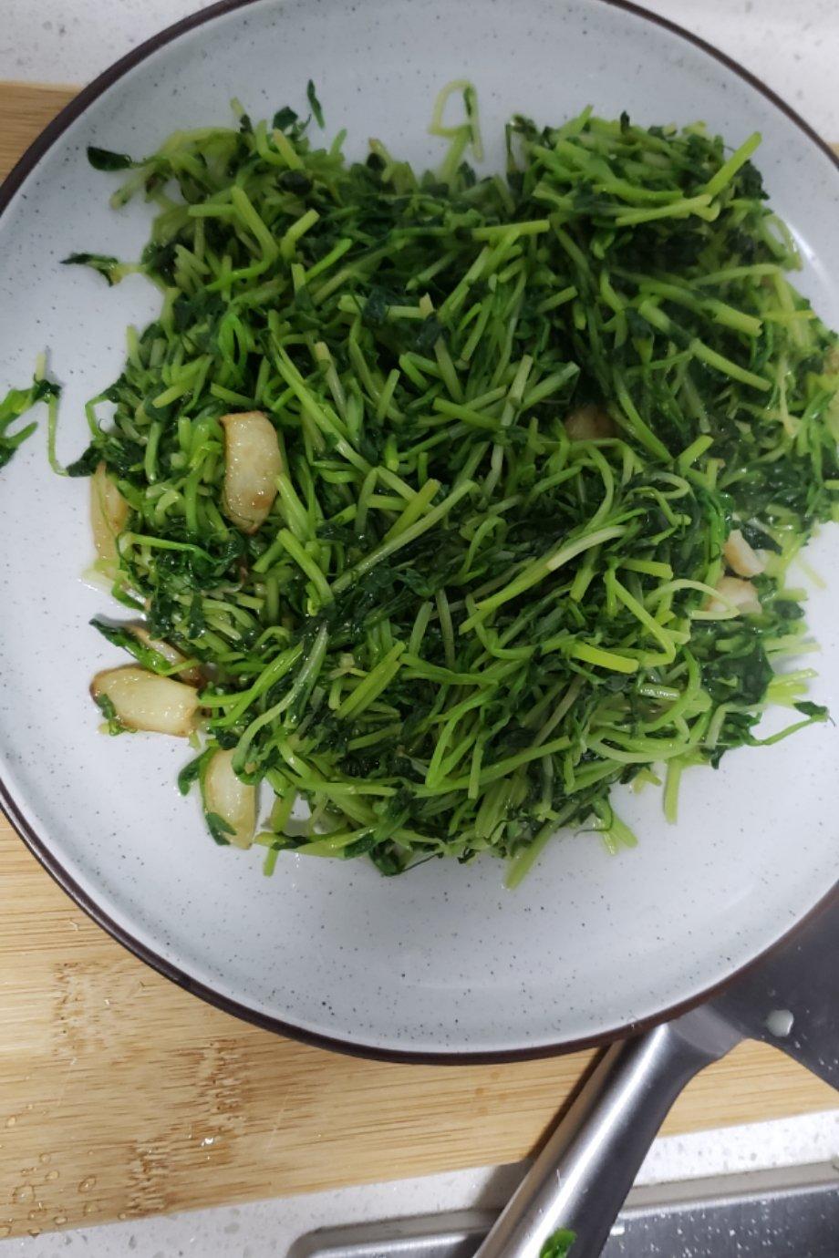 清炒豌豆苗
