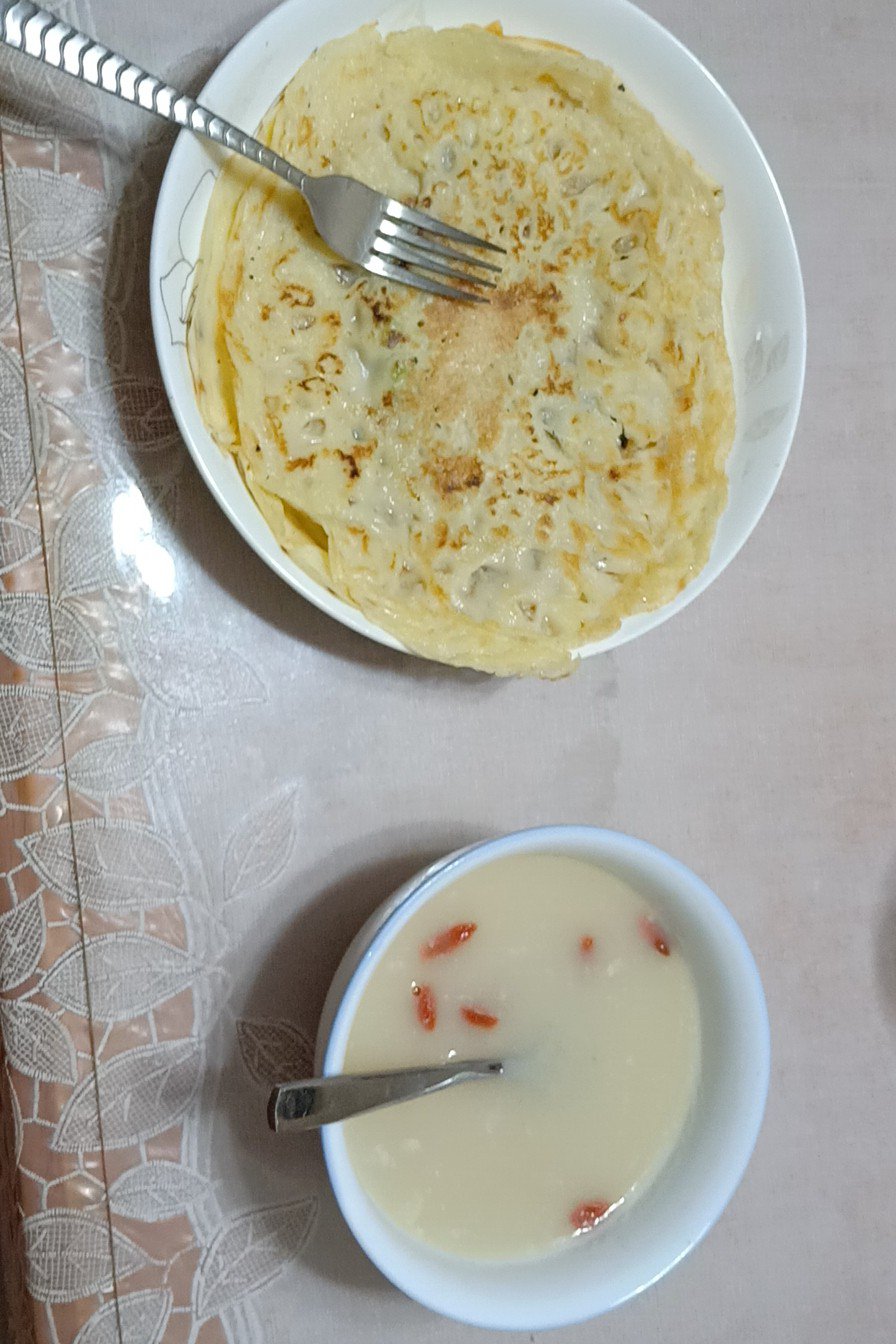 牛奶红枣燕麦粥（懒人早餐）