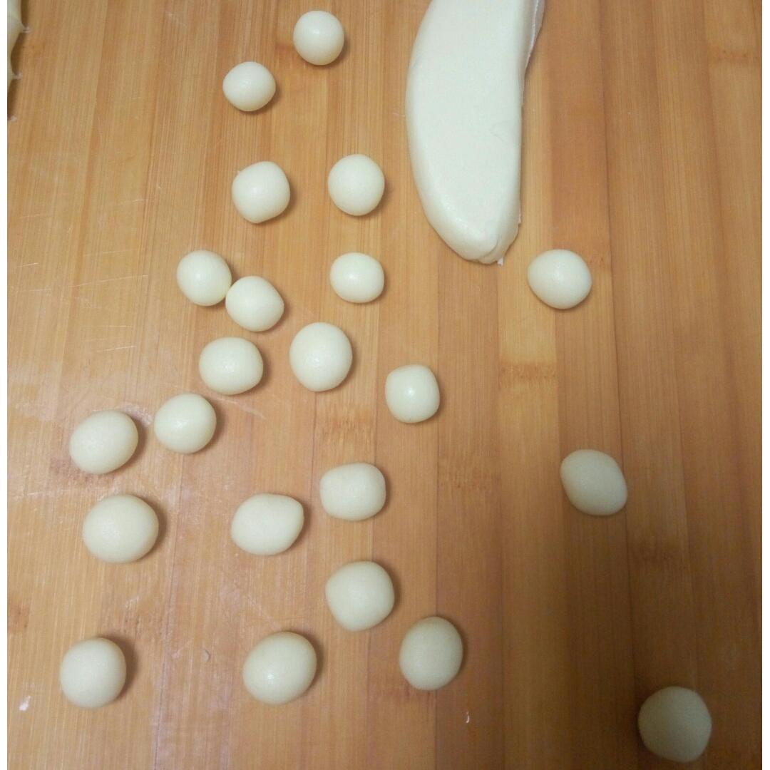 和宝贝一起动手做——牛乳球！