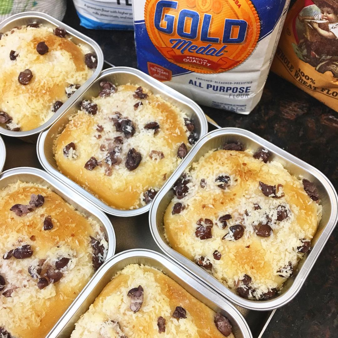 椰蓉蜜豆泡浆面包