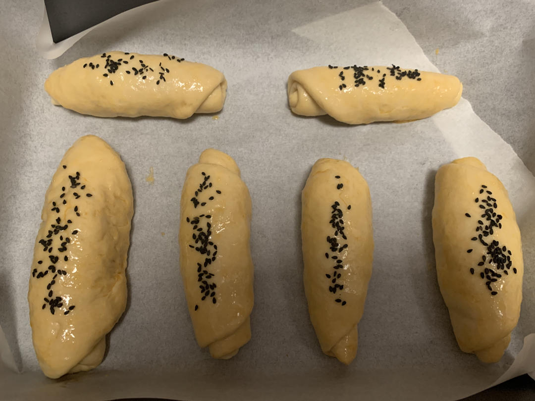 巨满足的肉松面包