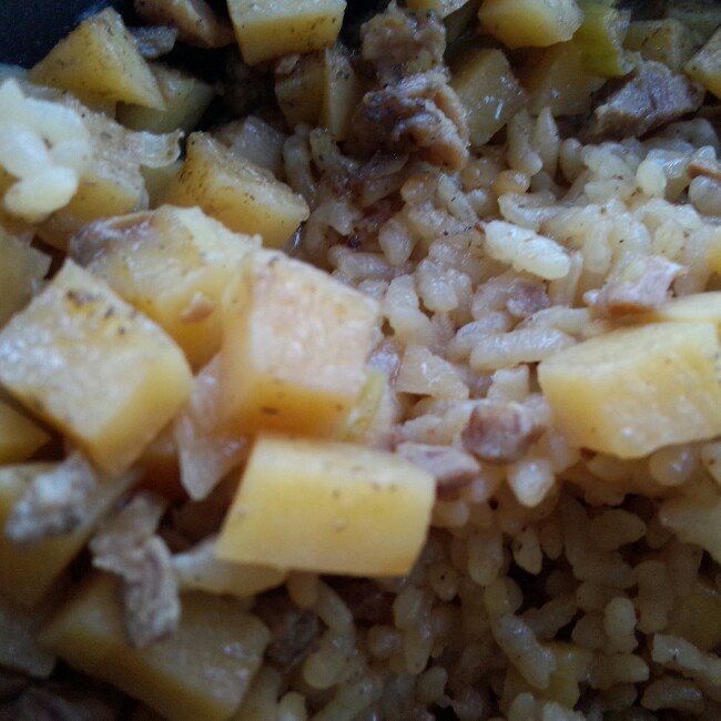 土豆焖饭（电饭锅版）