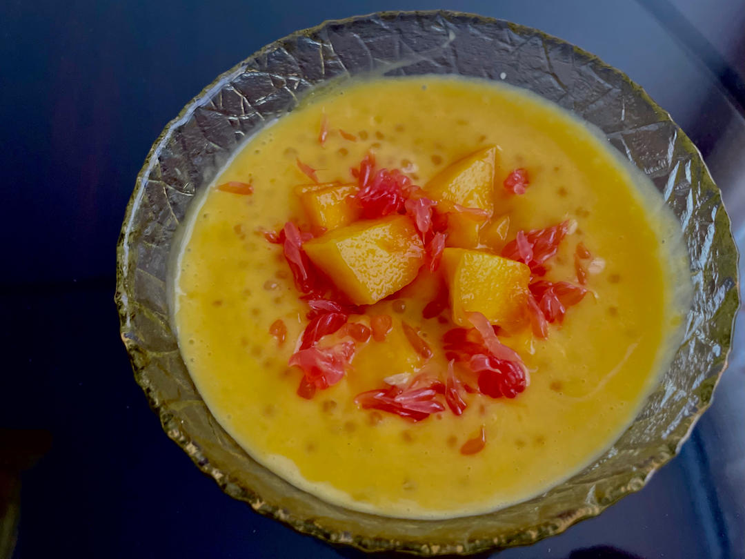 港式甜品——杨枝甘露(芒果西米露)附芒果花切法