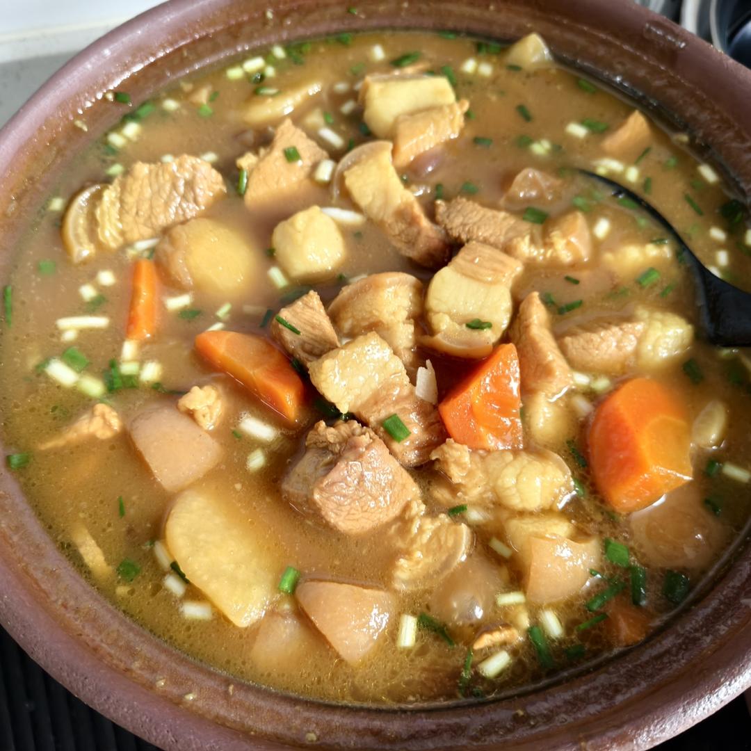 咖喱梅花肉炖土豆