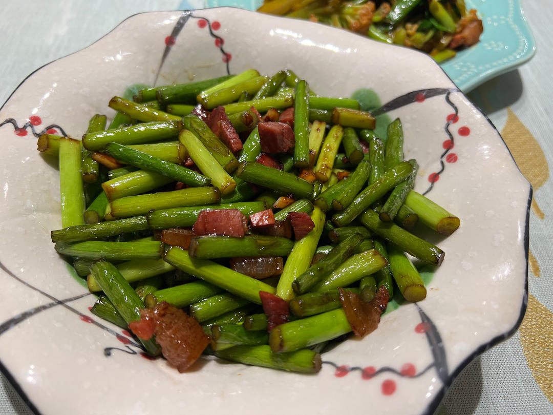 有年味儿的蒜苔炒腊肉